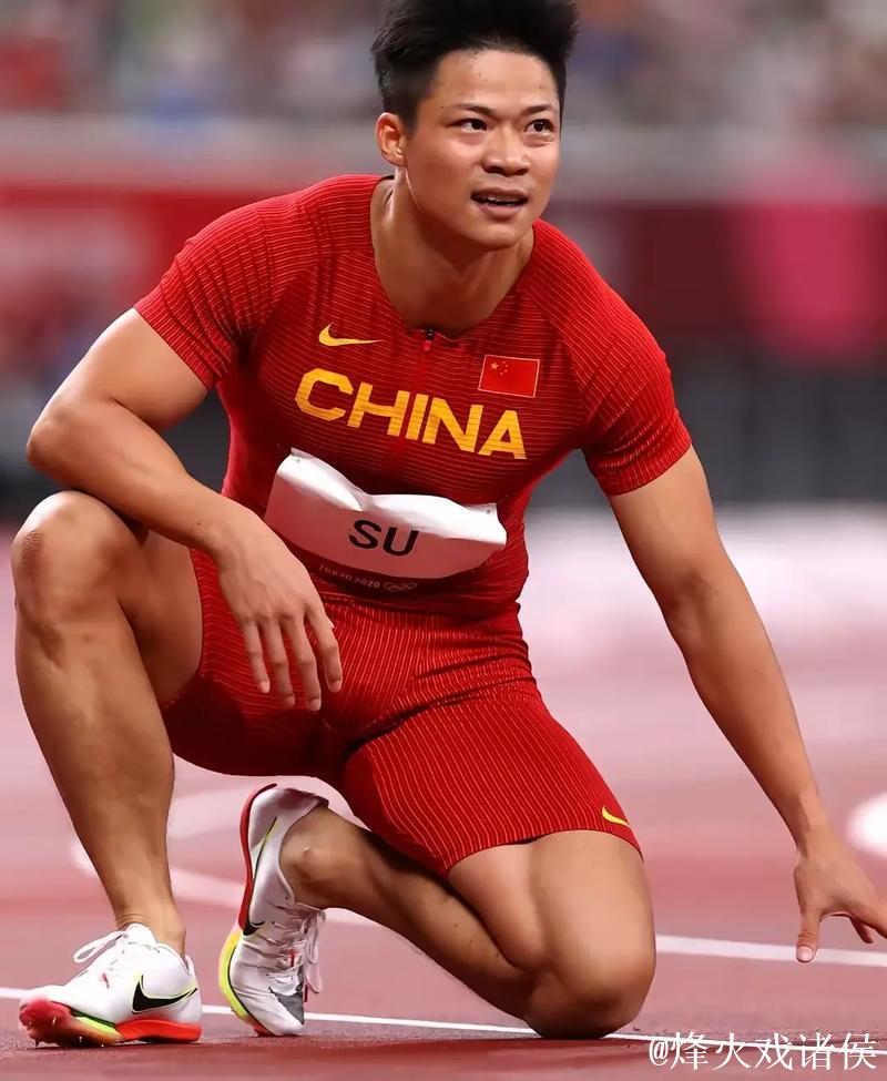 央媒盘点年度声音：九三阅兵解说、苏炳添退役感言